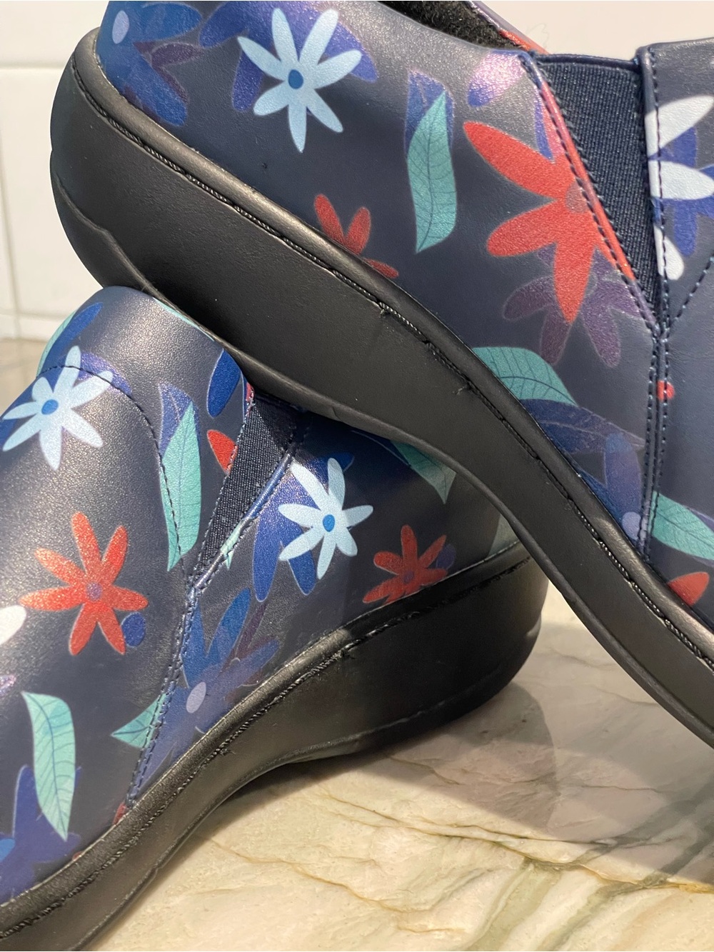 Spring Step Professional Manila Floral Slip On Clogs Work Shoes Sz 9 / 40 NWT